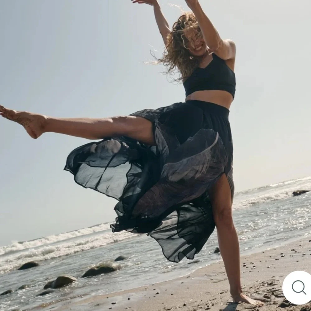 FREE PEOPLE / The Class Back to Center Skirt, Brand new, size x-small - Picture 2 of 6